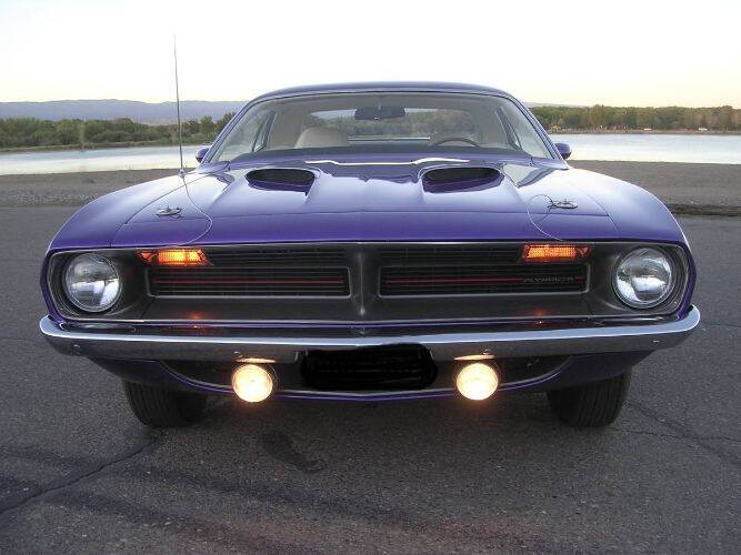Plymouth-Cuda-1970-Purple