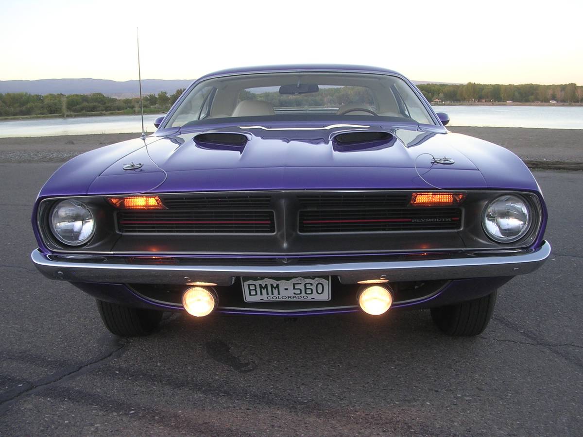 Plymouth-Cuda-1970-purple