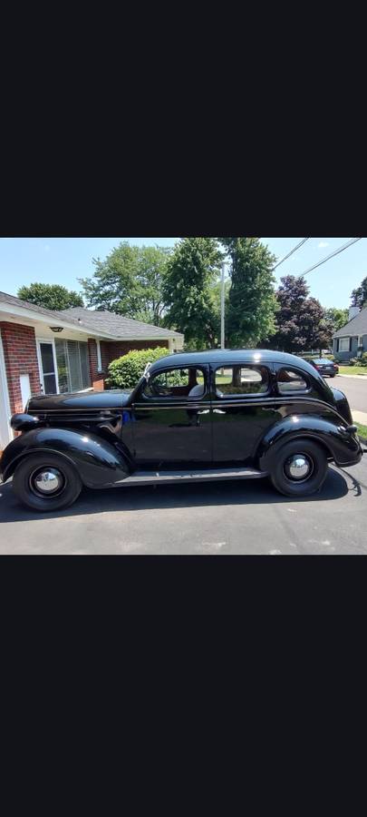 Plymouth-Deluxe-1937-black
