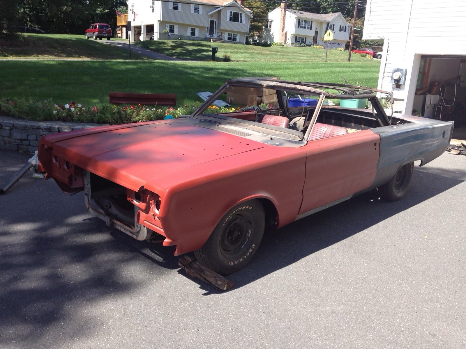 Plymouth-GTX-1967-Convertible-White