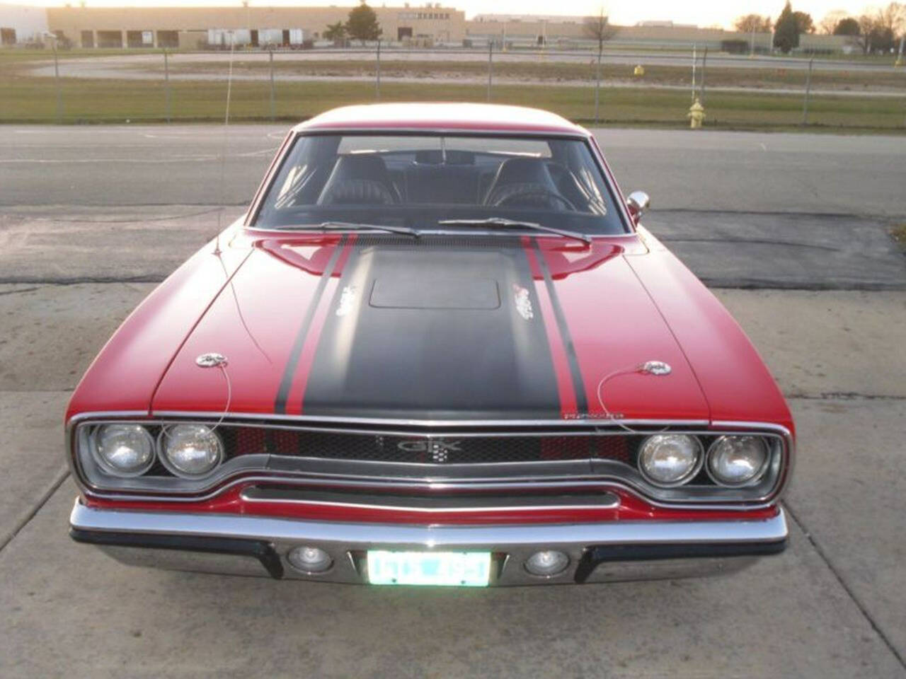 Plymouth-Gtx-1970-Red-Black