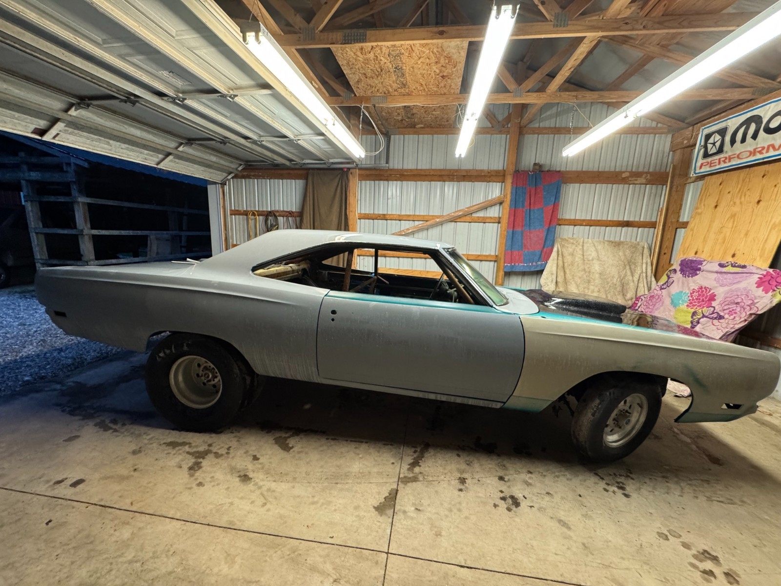 Plymouth-Roadrunner-1969-Race-Car