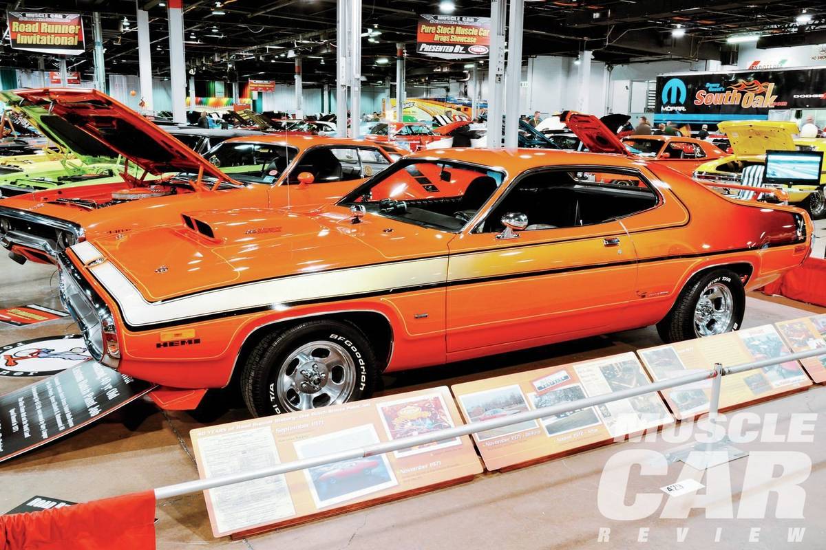 Plymouth-Roadrunner-1972-orange