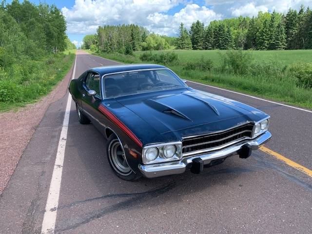 Plymouth-Roadrunner-1974