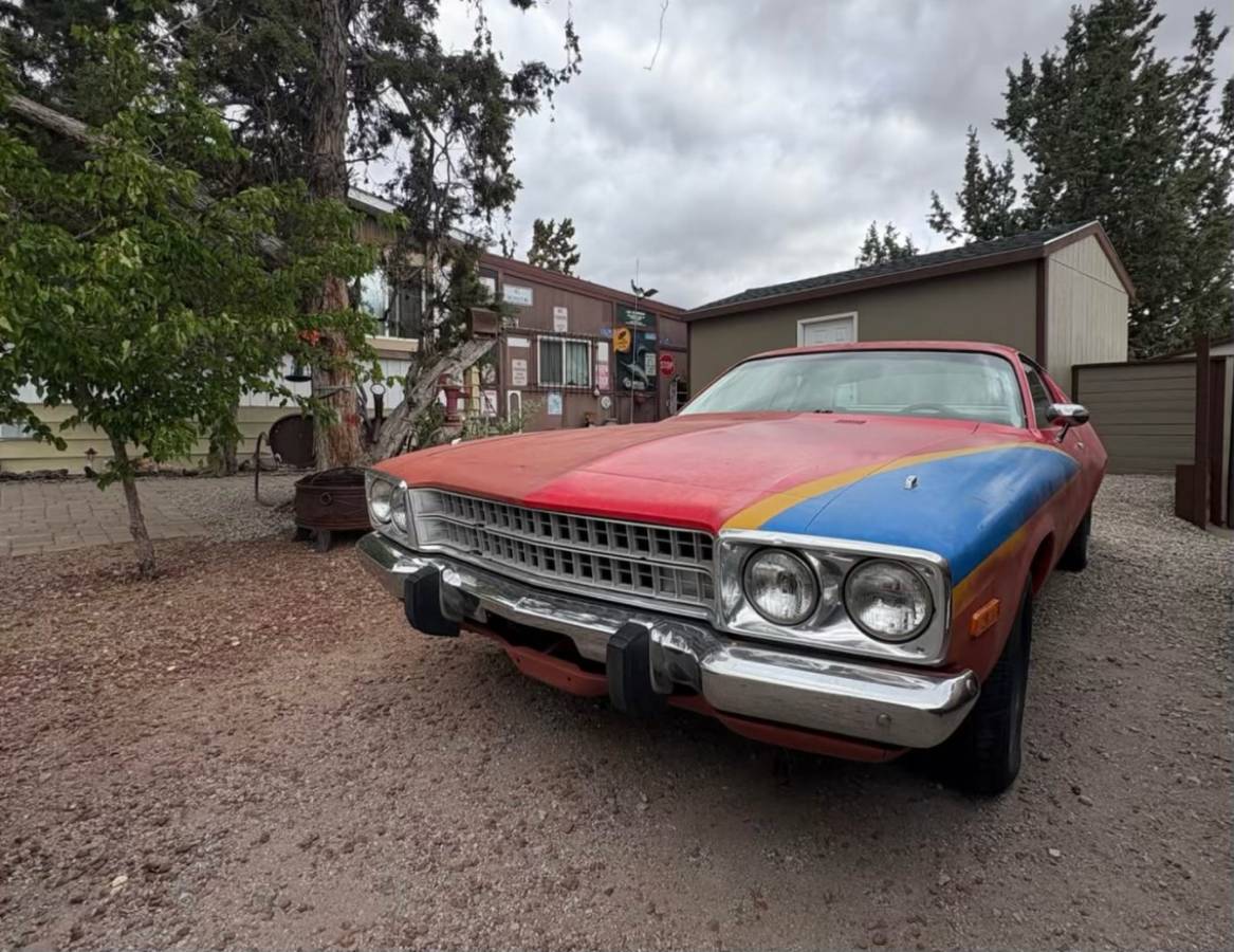 Plymouth-Satellite-1973-brown