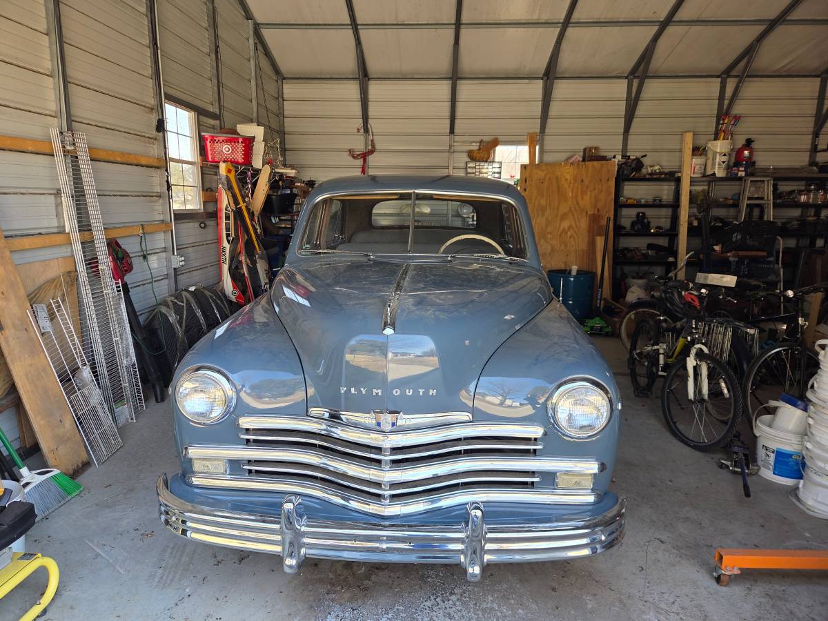Plymouth-Special-deluxe-1949-blue