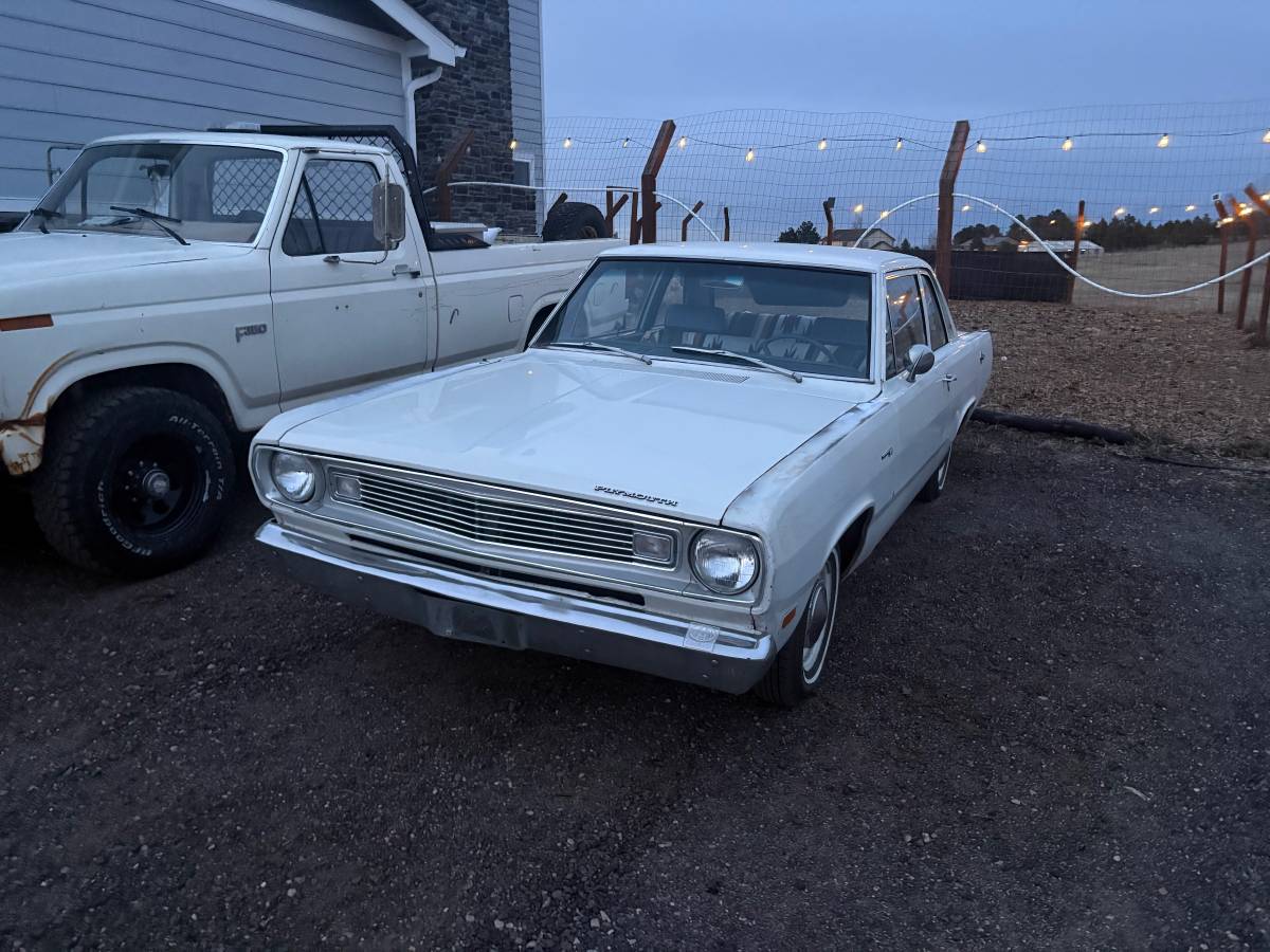 Plymouth-Valiant-1969-white