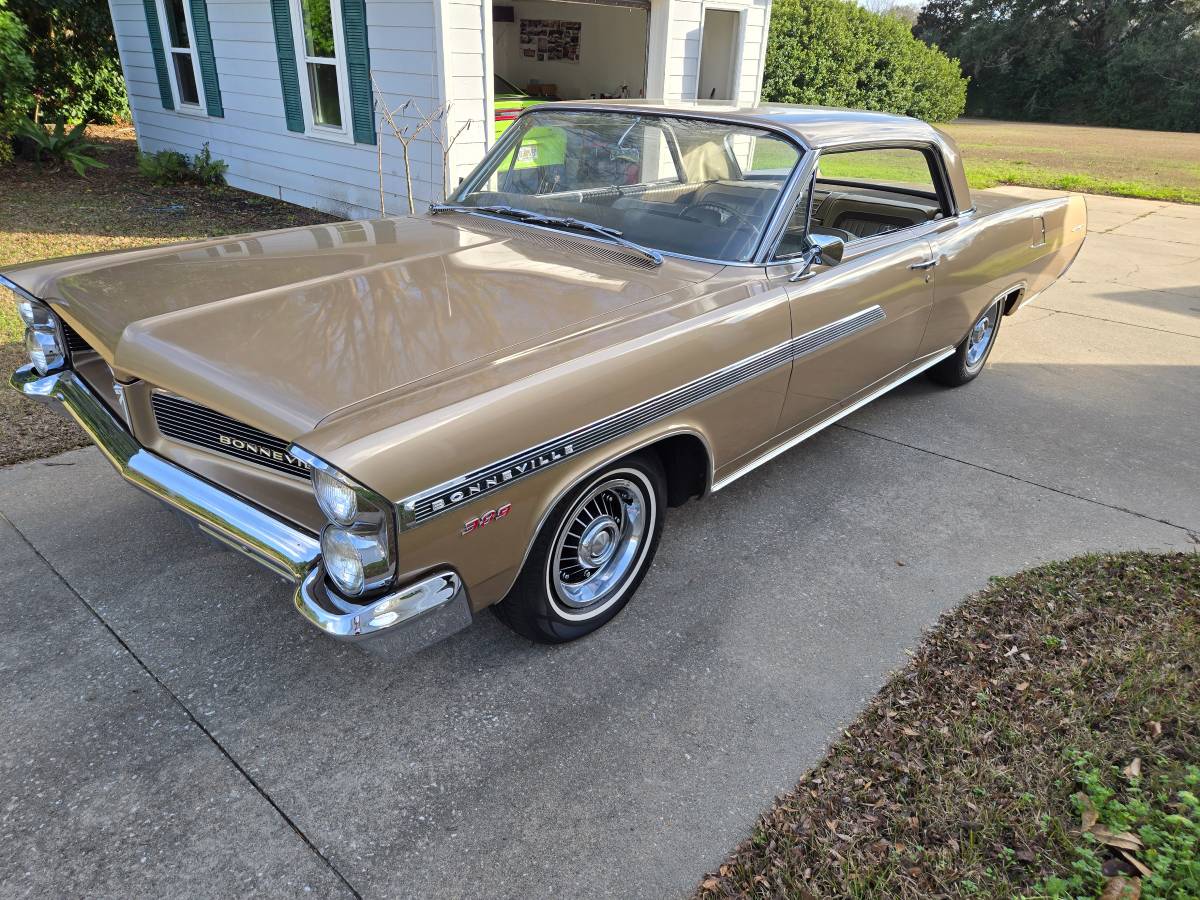 Pontiac-Bonneville-1963