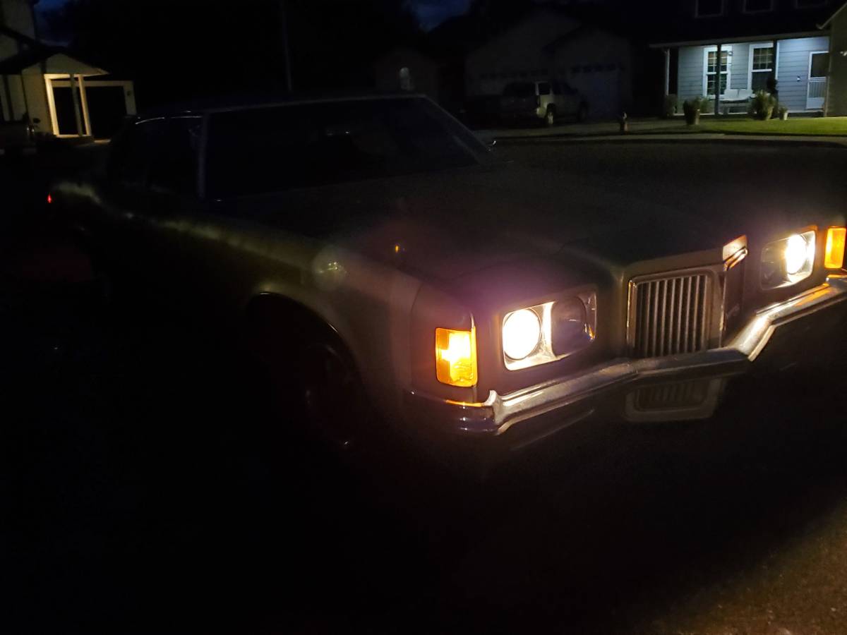 Pontiac-Bonneville-1972