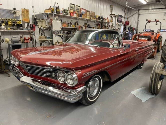 Pontiac-Catalina-1960-Red-Black-Top