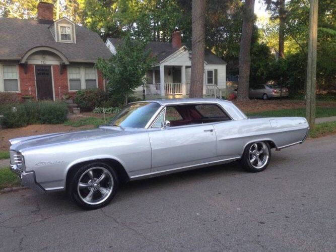 Pontiac-Catalina-1964-Platinum-Gray-Dark-Red