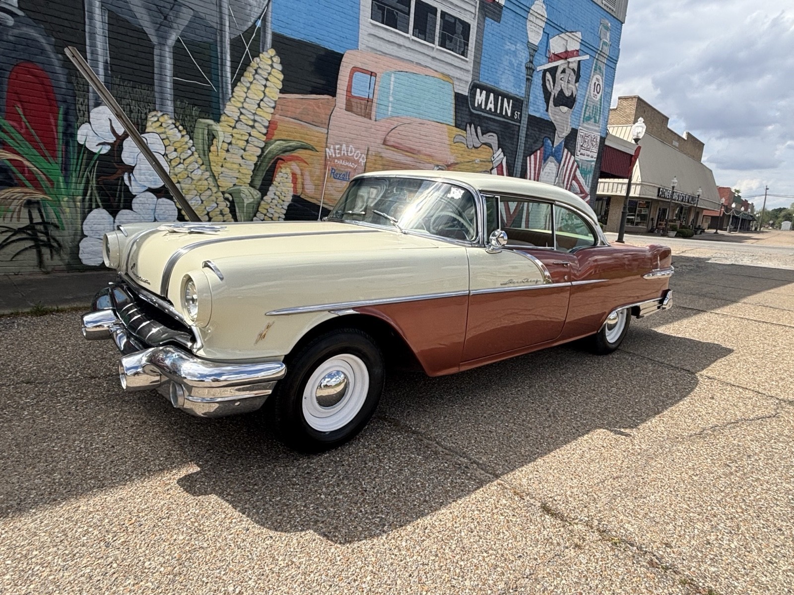 Pontiac Chieftain 1956