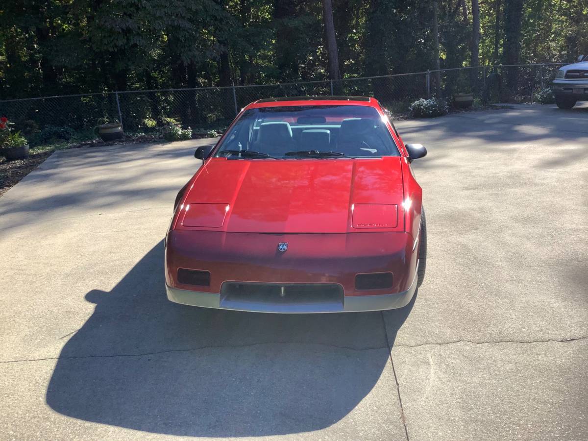 Pontiac-Fiero-gt-1987