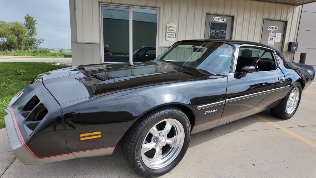 Pontiac-Firebird-1979