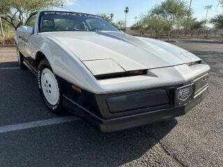 Pontiac-Firebird-1983-White-Medium-Sand-Gray-LeatherSuede