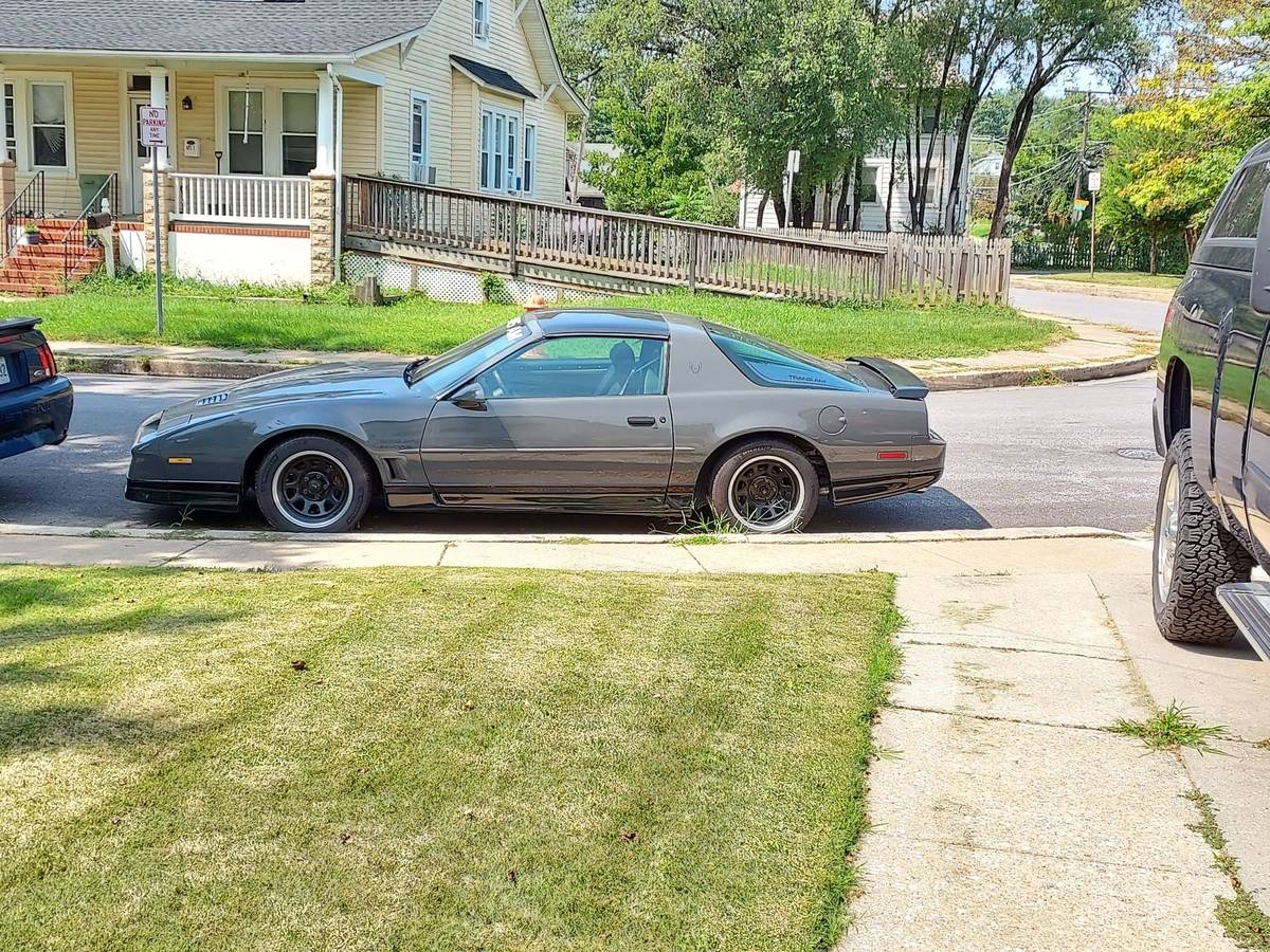 Pontiac-Firebird-trans-am-1987-grey