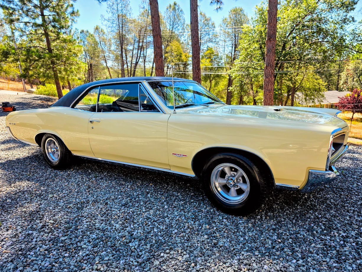 Pontiac-GTO-1966-Coupe