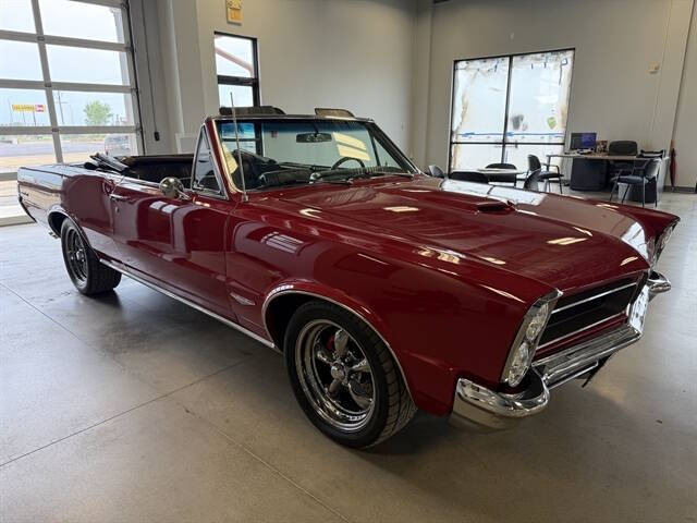 Pontiac-Gto-1965-Red-Black