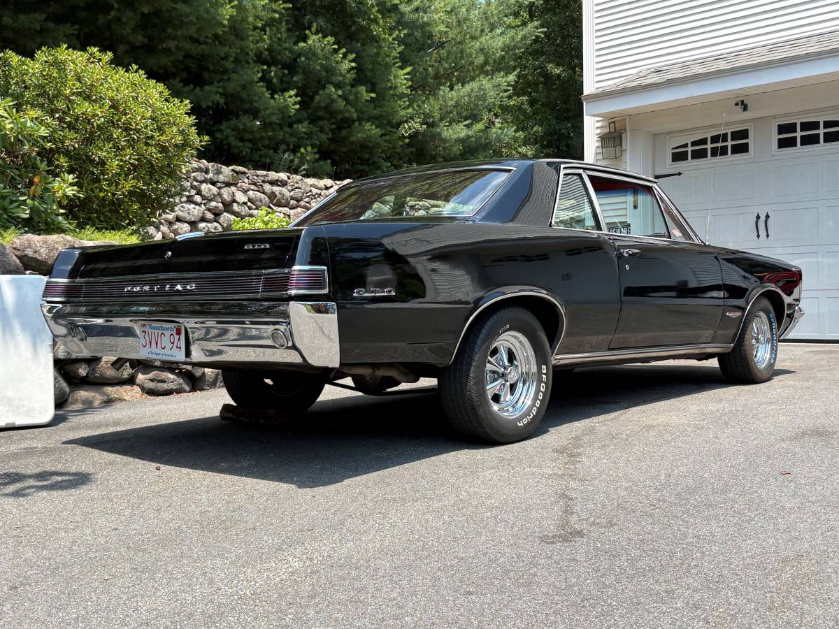 Pontiac-Gto-1965-black