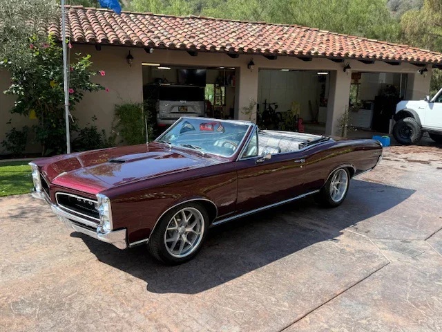 Pontiac-Gto-1966-Burgundy-Black