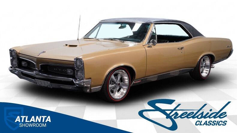 Pontiac-Gto-1967-Signet-Gold-Black