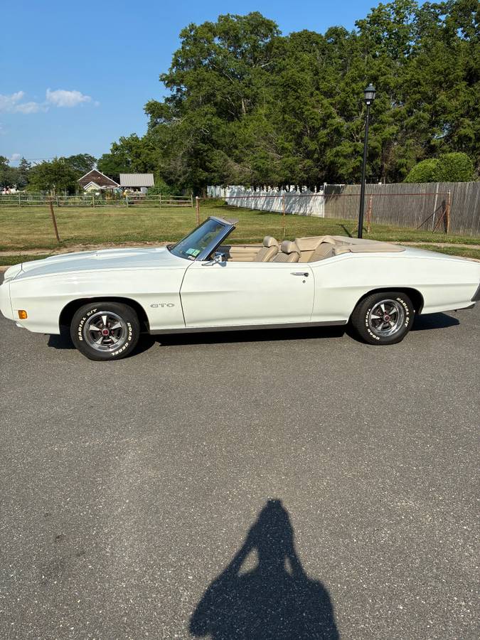 Pontiac-Gto-convertible-1970-white