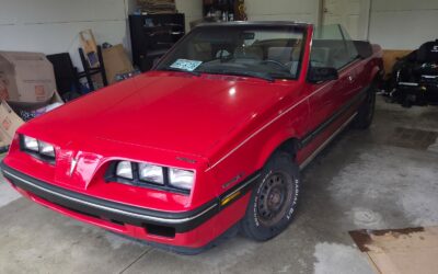Pontiac J2000 Sunbird 1984