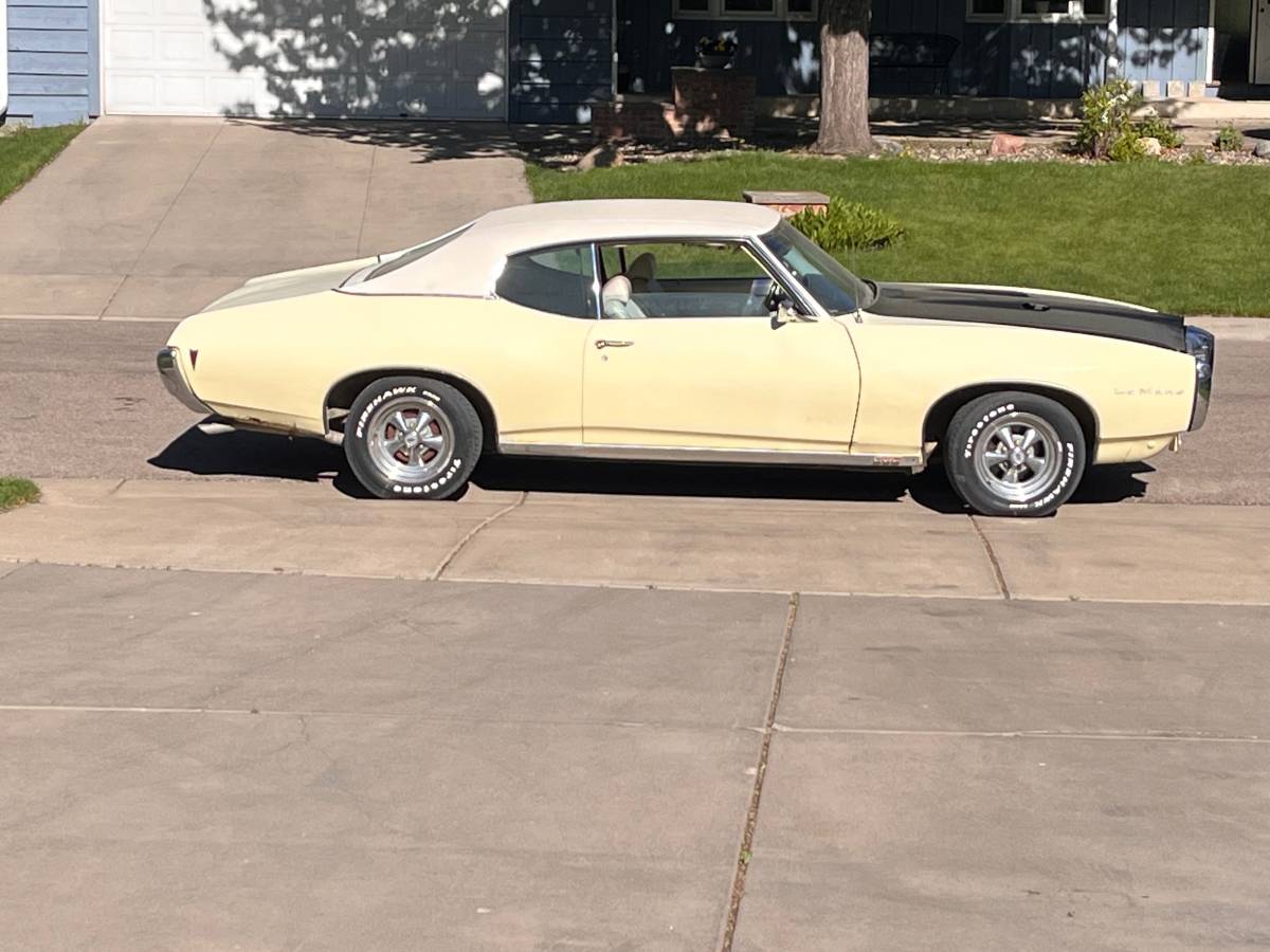 Pontiac-Lemans-1969-yellow