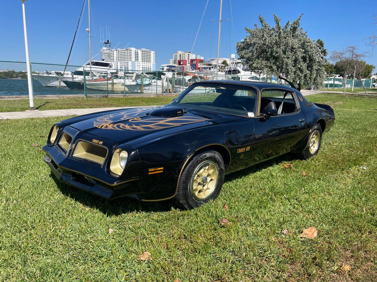 Pontiac-Transv-am-1976-black