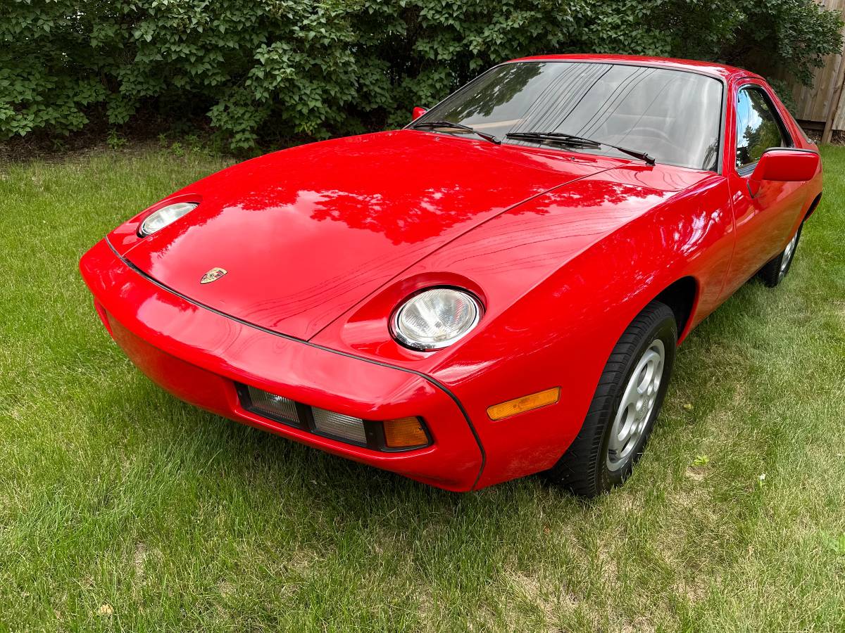 Porsche-928-1980-red