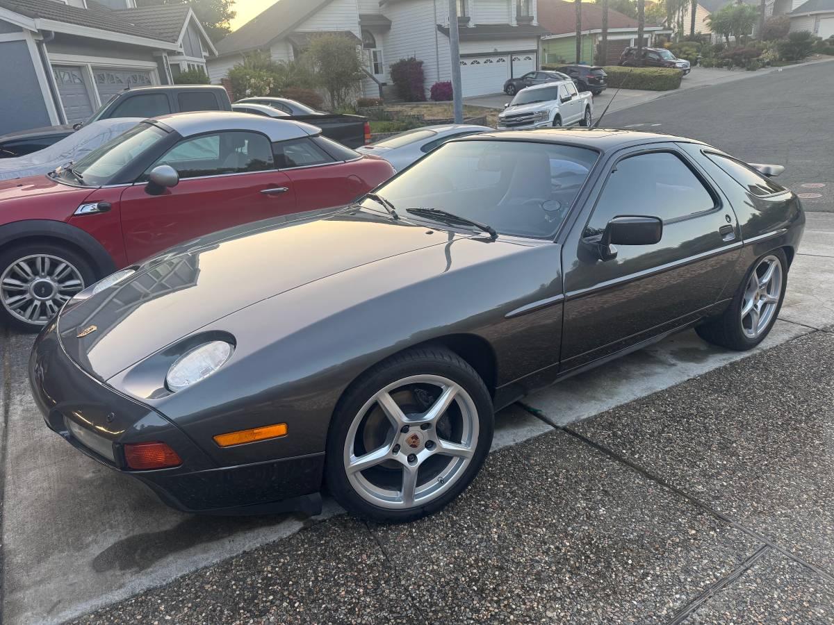 Porsche-928-s4-1989-grey