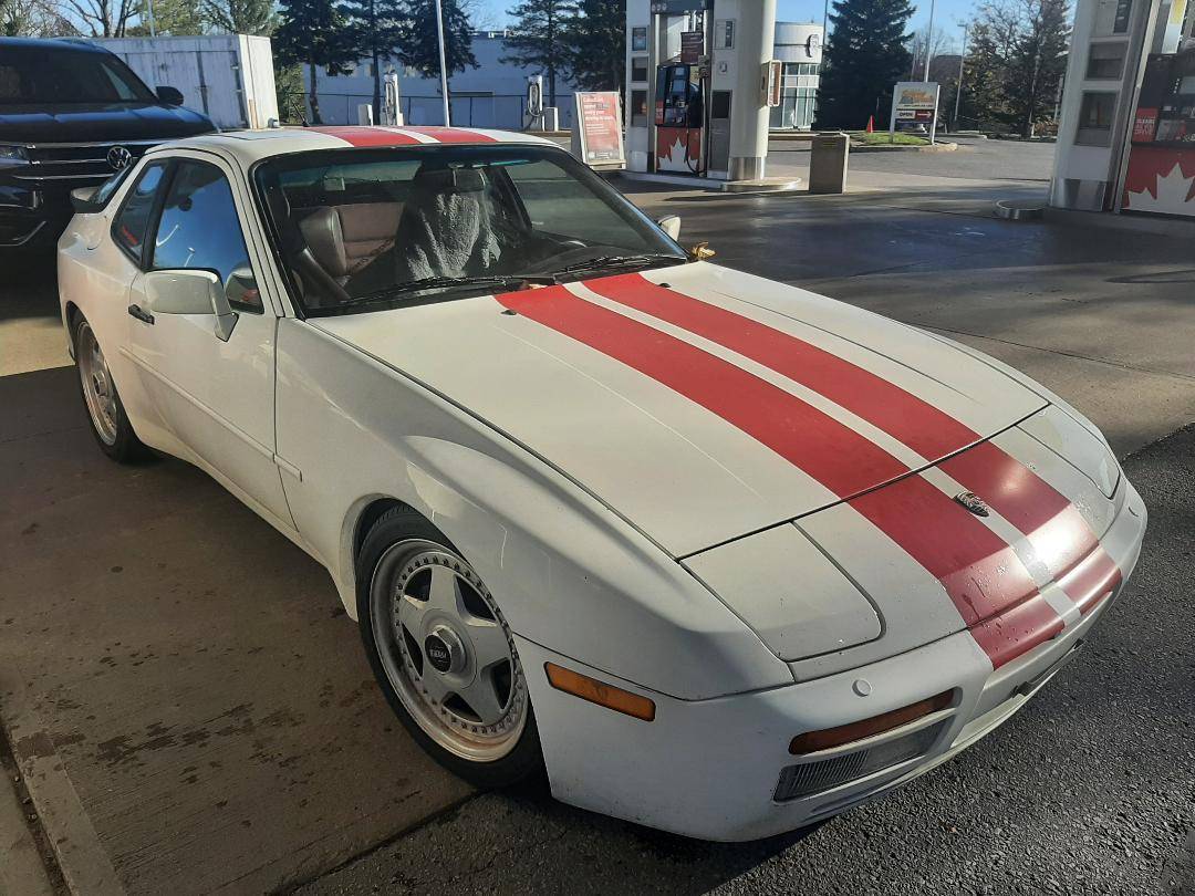 Porsche-944-turbo-1987-white