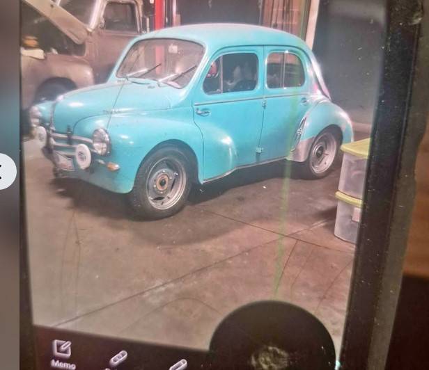 Renault-1957-blue