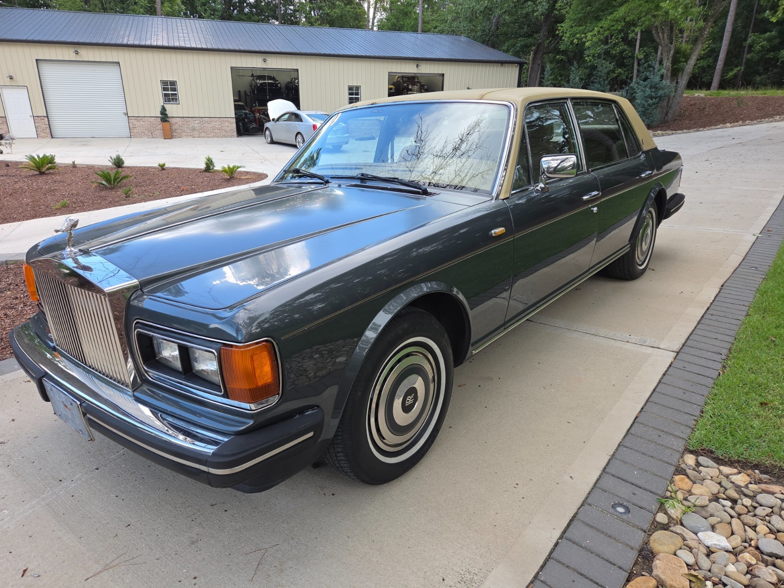 Rolls-Royce-Silver-SpiritSpurDawn-1987-Sedan