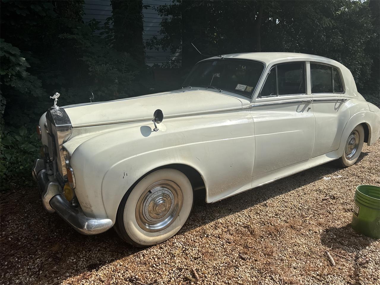 Rolls-royce-Silver-cloud-1965-White-Dark-Red