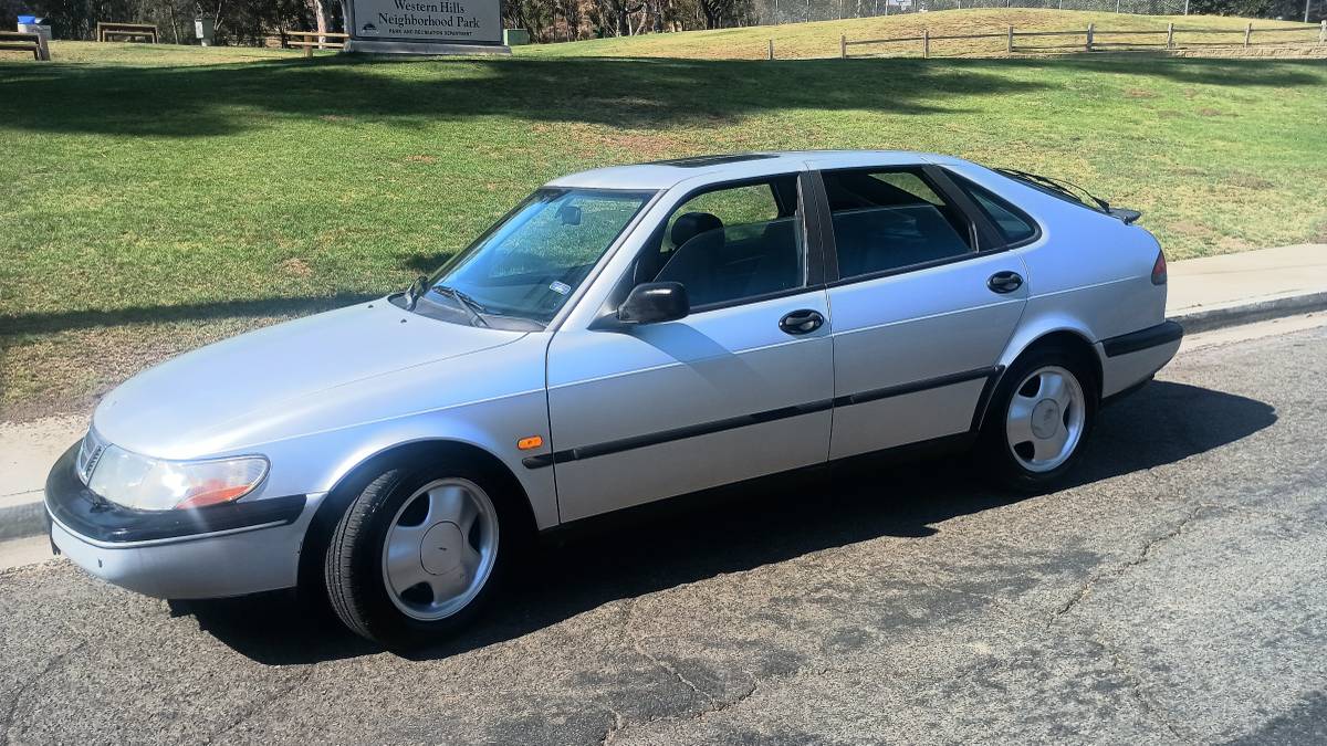 Saab-900-se-1996-silver