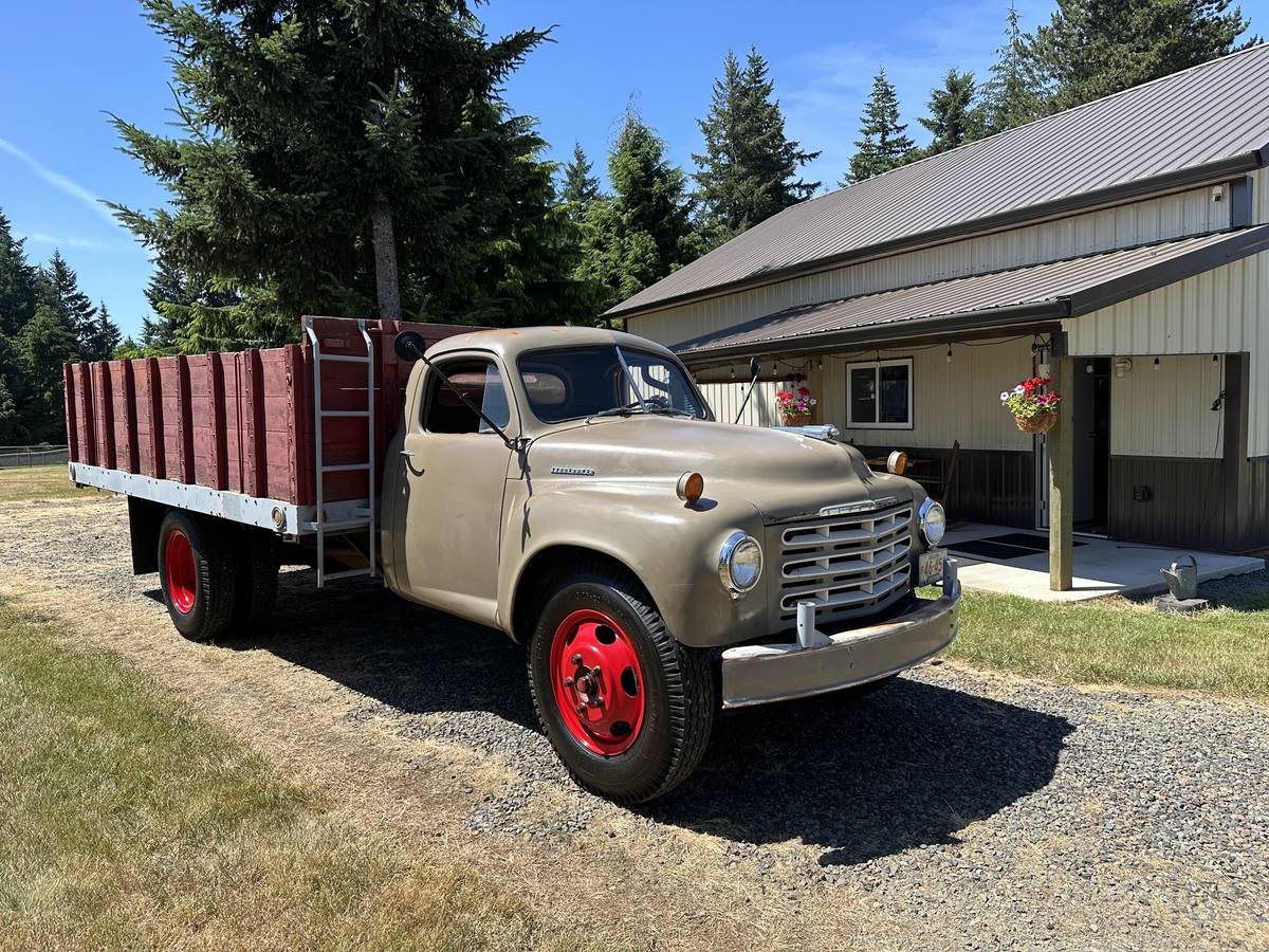 Studebaker-2r17-1949-brown