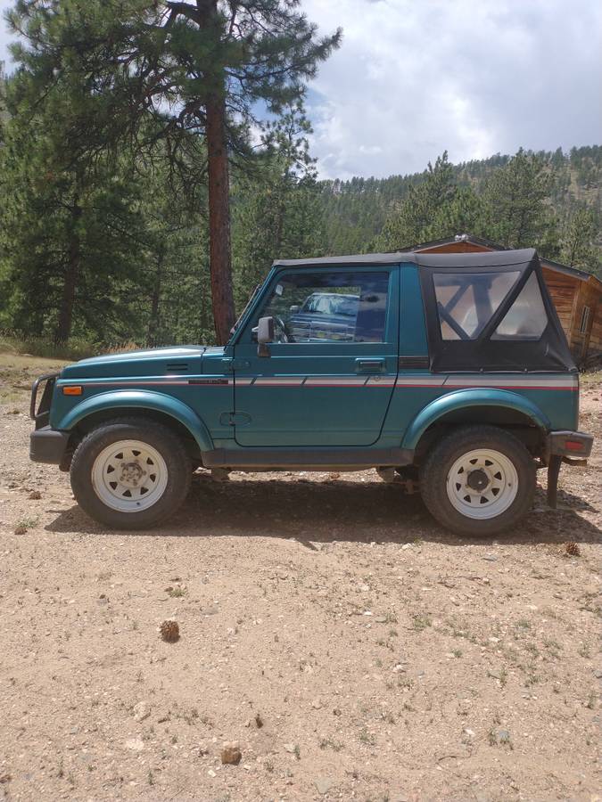 Suzuki-samurai-1987-blue