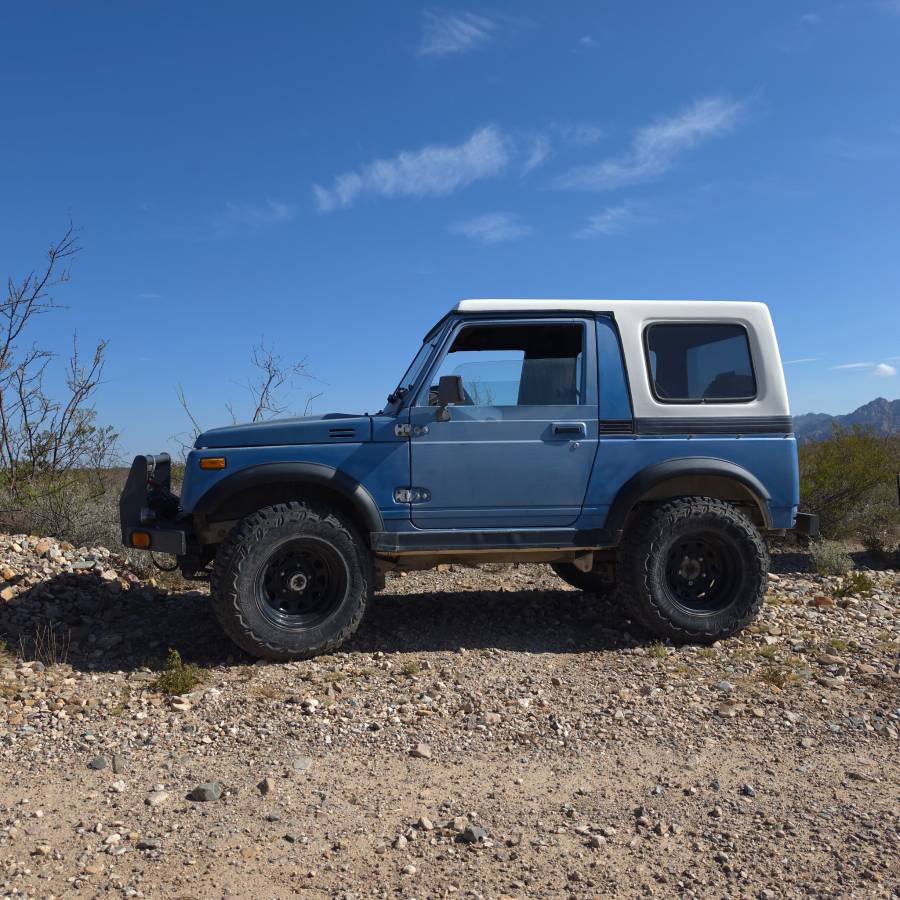 Suzuki-samurai-1987-blue