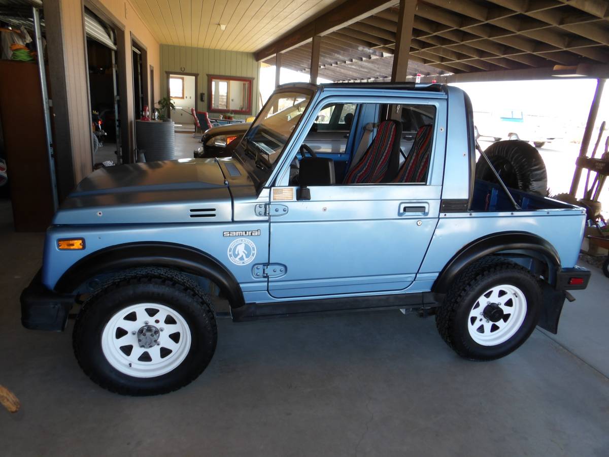 Suzuki-samurai-1987-blue