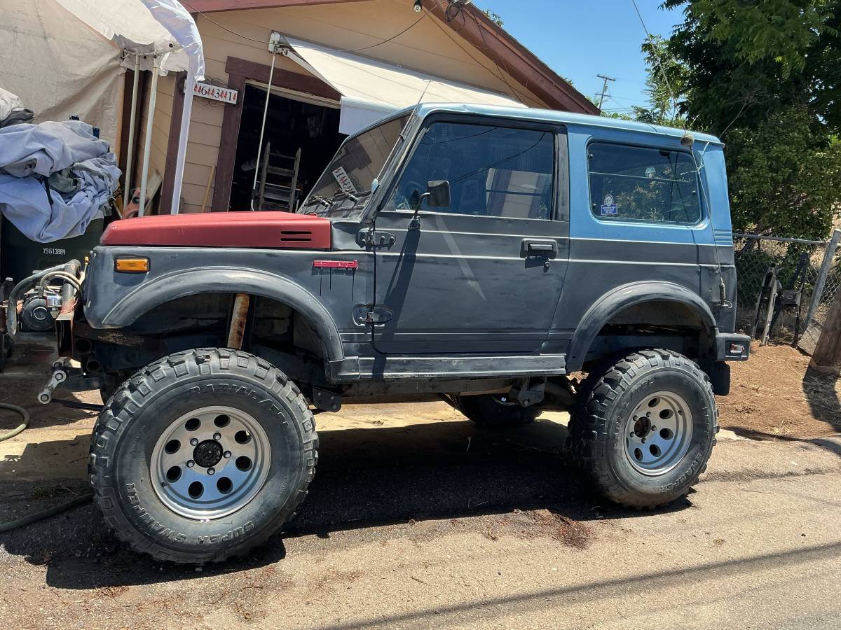 Suzuki-samurai-tin-top-1986-blue