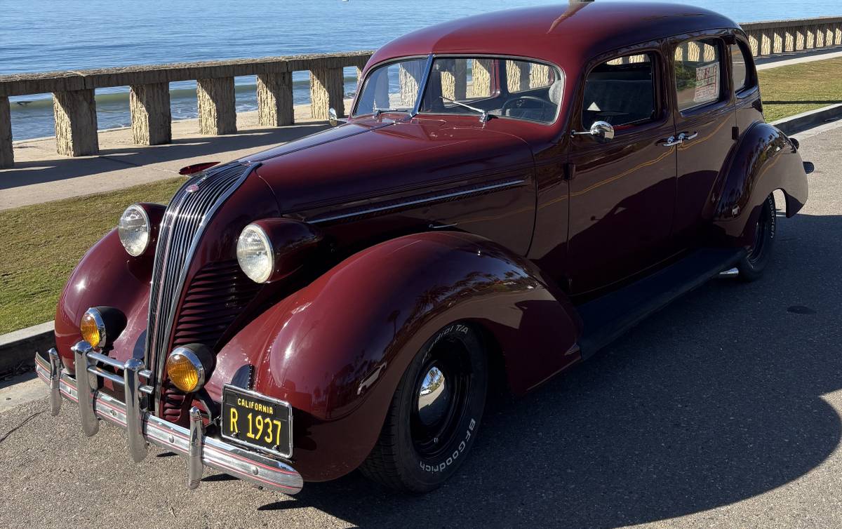 Terraplane-1937-red