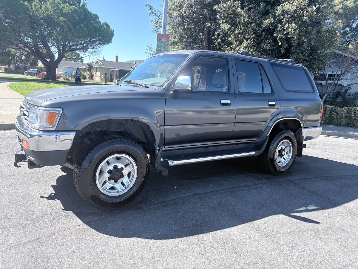 Toyota-4-runner-1995-grey