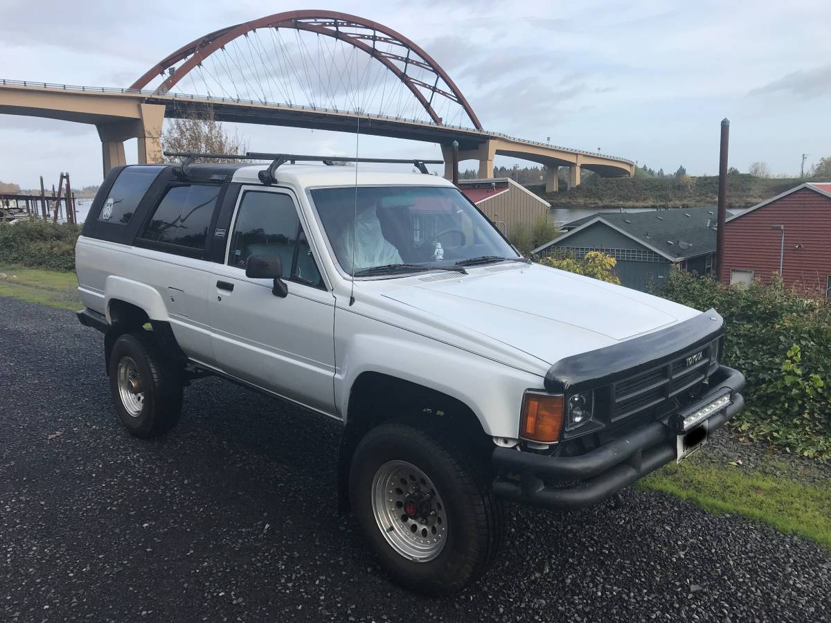 Toyota-4runner-1988-white