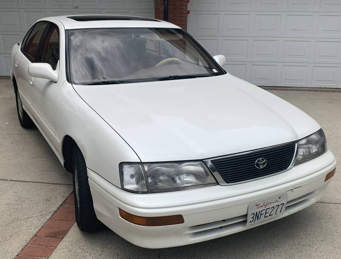 Toyota-Avalon-1995-white