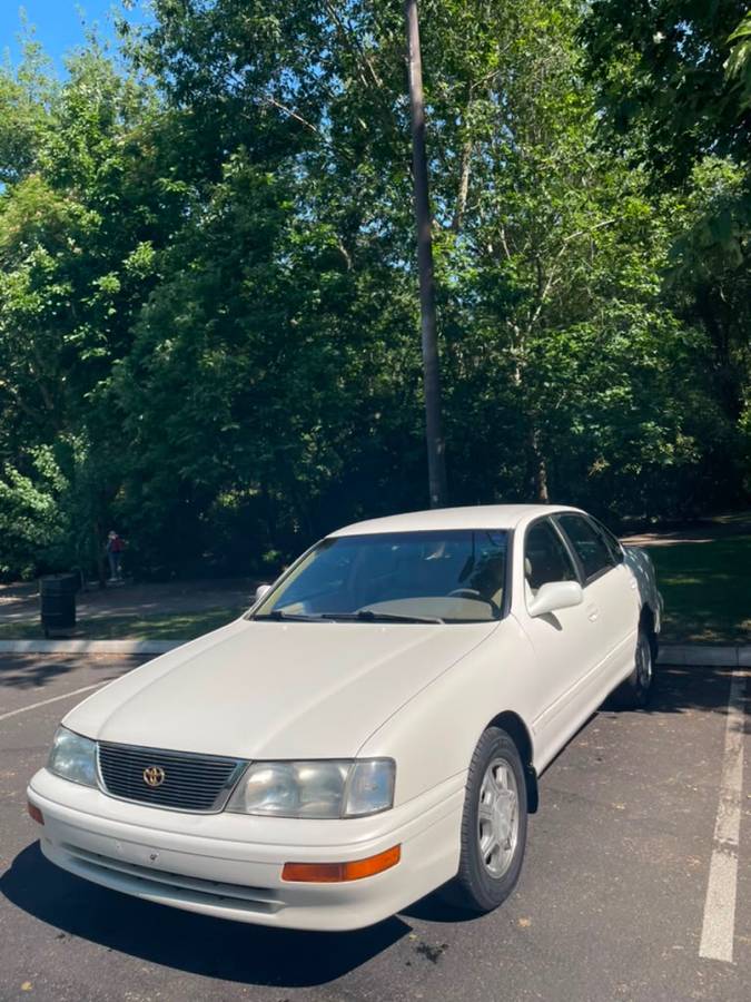 Toyota-Avalon-xl-1996-white