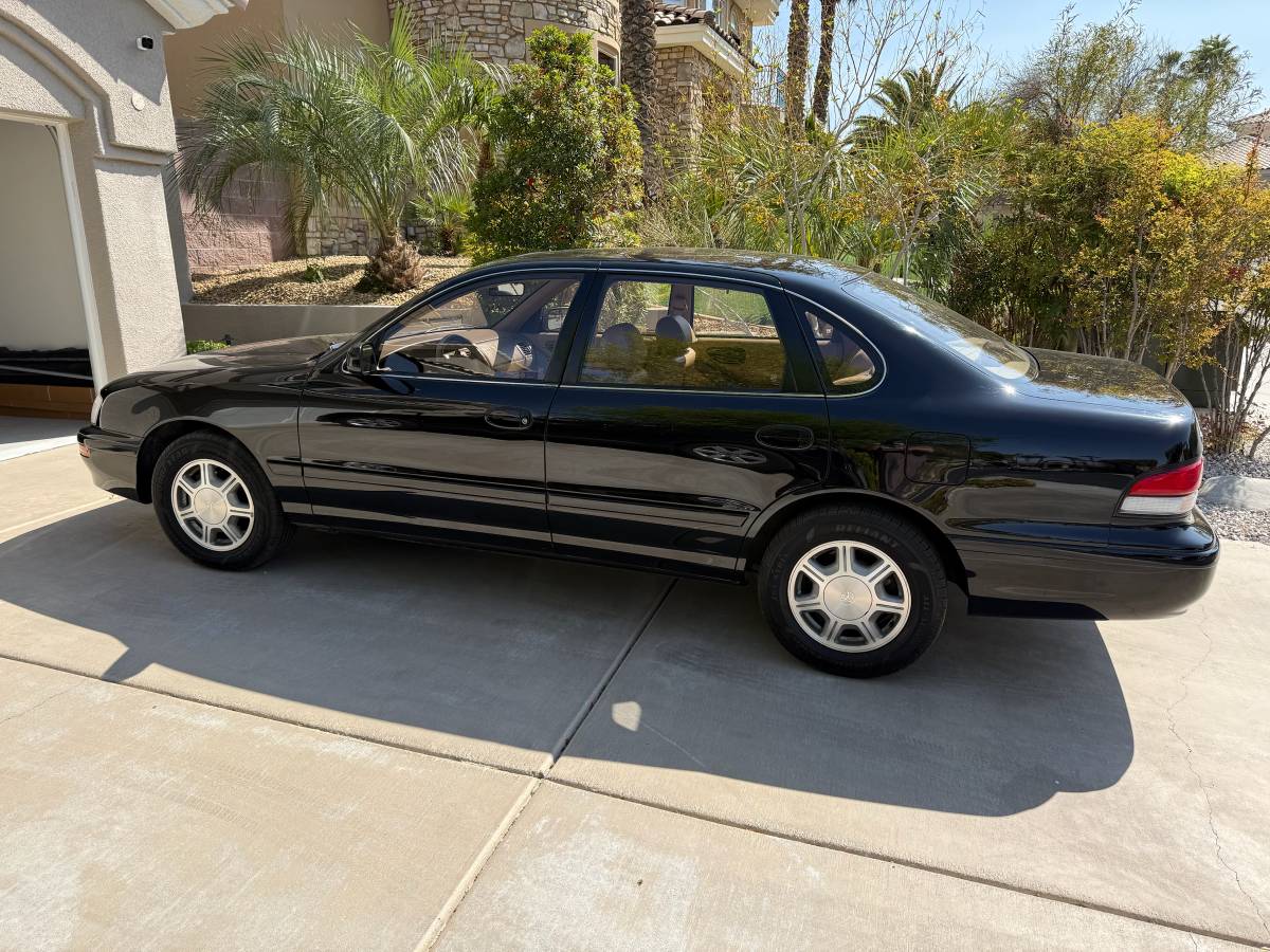 Toyota-Avalon-xls-1995-black