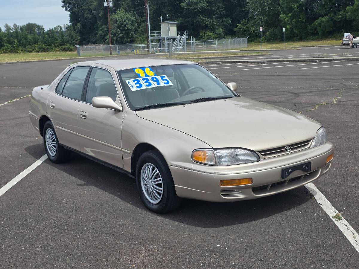 Toyota-Camry-1996