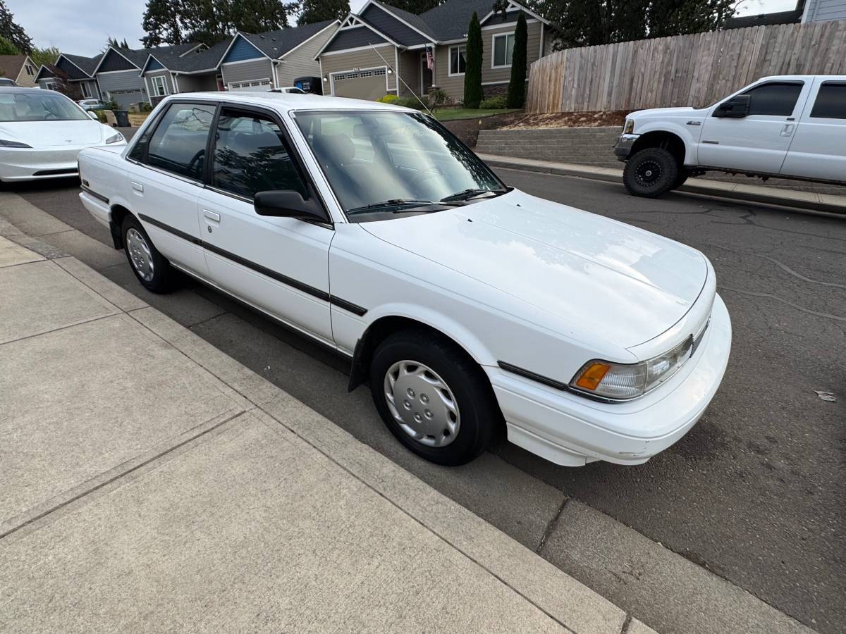 Toyota-Camry-dx-1991