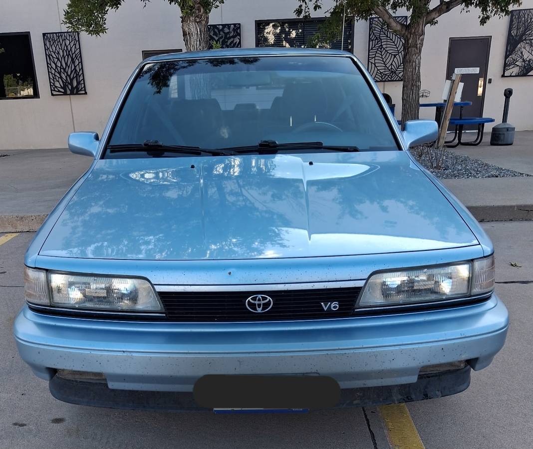 Toyota-Camry-le-1990-blue